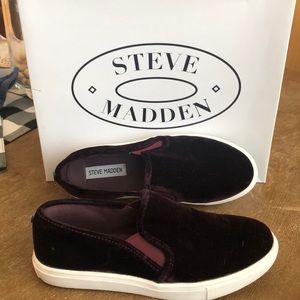 Velvet Steve Madden slip on sneakers.